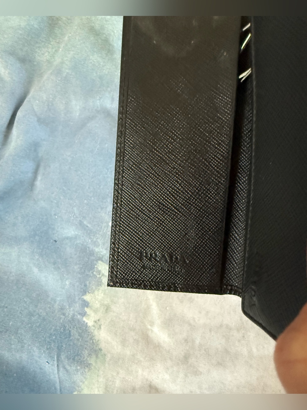 Prada saffiano leather key case - Picture 13 of 13